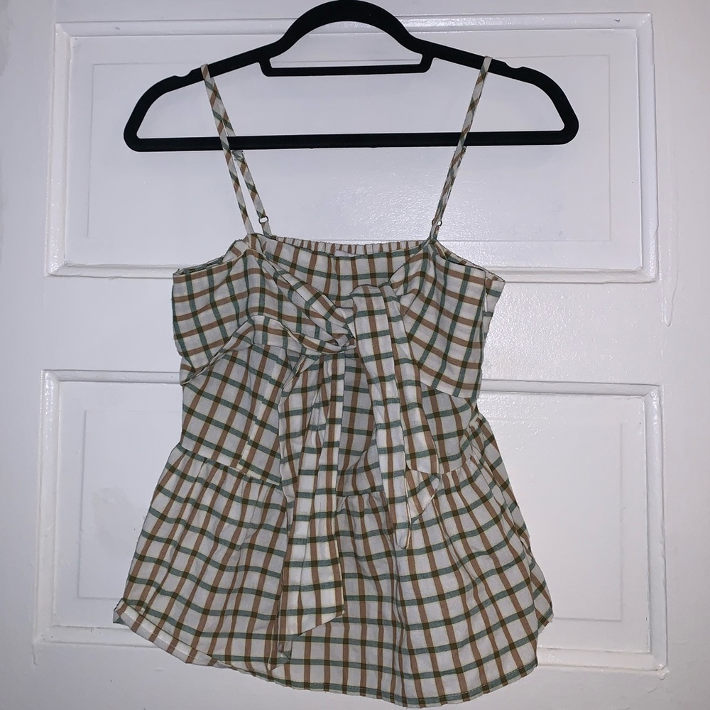 Cute plaid tank top you can wear with straps or strapless